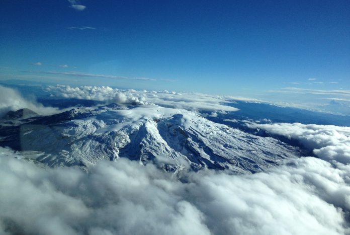 Nevado_Cumanday_o_del_Ruiz.jpg