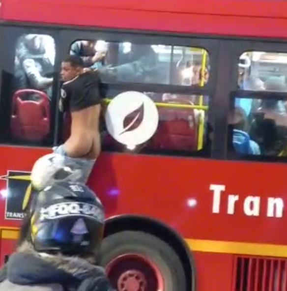 ladrón Ladrón desnudo